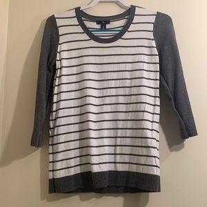 Gray & White 3/4 Sleeve Sweater